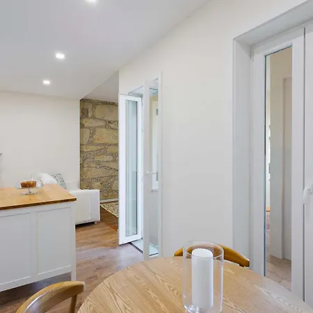 Sunny Flat With Private Terrace & Bbq By Hostwise