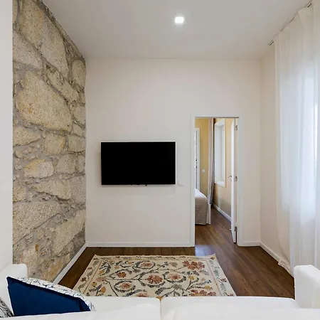 Sunny Flat With Private Terrace & Bbq By Hostwise